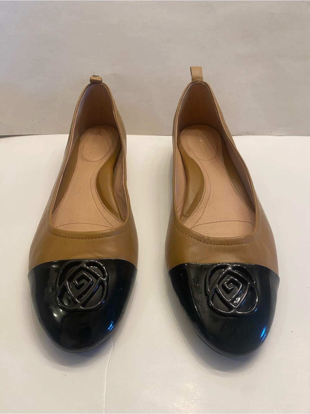 Taryn Rose Tan and Black Cap-Toe Ballet Flats with Emblem